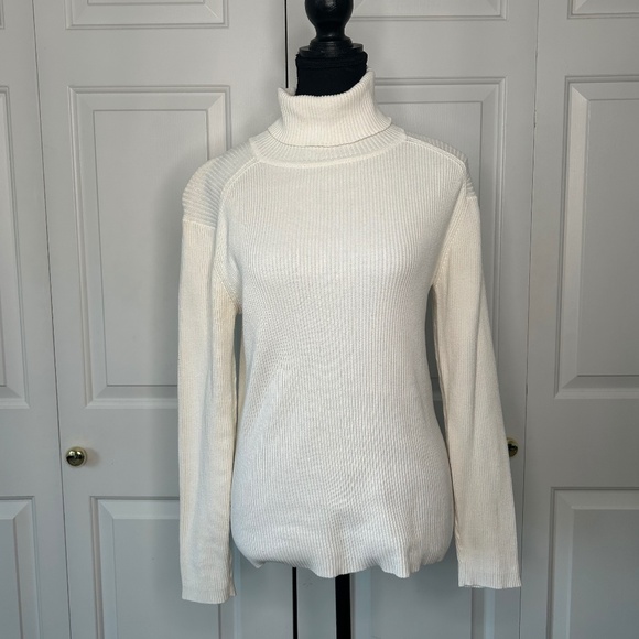 M-o-l-o Cream Turtleneck Long Sleeve Knit Sweater in Size M - Picture 1 of 5